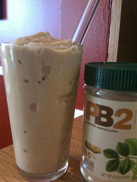 Pb2 Smoothie, Peanut Butter Powder Recipes, Fitness Smoothies, Pb2 Recipes, Banana Protein Shake, Banana Protein, Frozen Bananas, Peanut Butter Powder, Powder Recipe