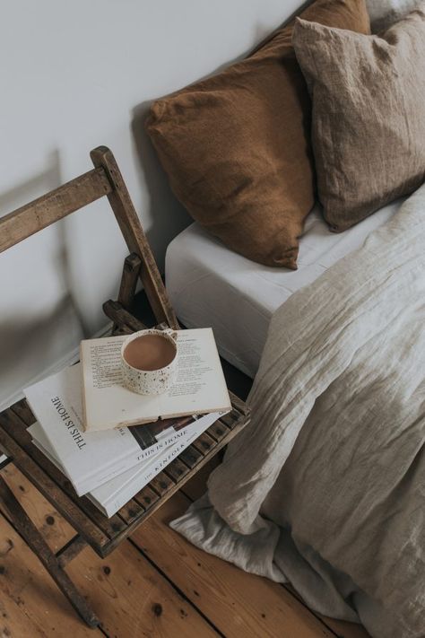 Slow Living Interior Design, Slow Life Aesthetic, Slow Living Aesthetic, Chambre Inspo, Artisan Decor, Ideas Hogar, Slow Living, Bed Styling, Simple Living