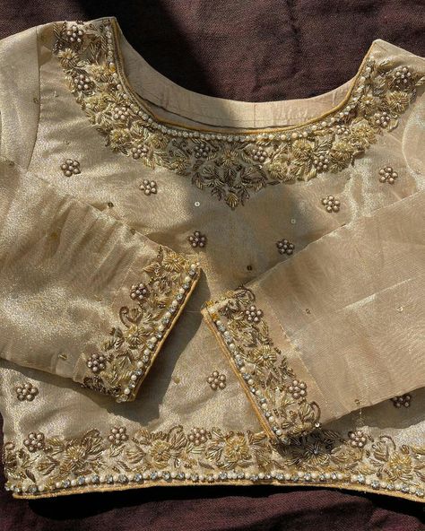 Full Sleeve Zardosi Work Blouse, Maggam Work On Gold Tissue Blouse, Golden Blouse Embroidery Designs, Golden Blouse Designs Latest, Zardosi Embroidery Blouse, Latest Aari Work Blouse Designs, Embroidery On Bags, Latest Aari Work, Golden Blouse Designs