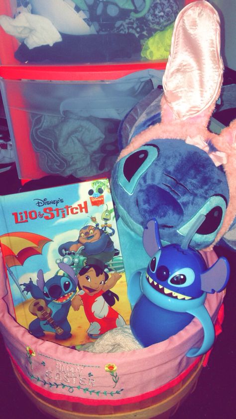 Lilo and stitch easter basket Stitch Easter Basket, Disney Gift Basket, Stitch Easter, Spiderman Gifts, Easter Basket Ideas, Disney Gift, Gift Inspo, Christmas Gift Basket, All Holidays