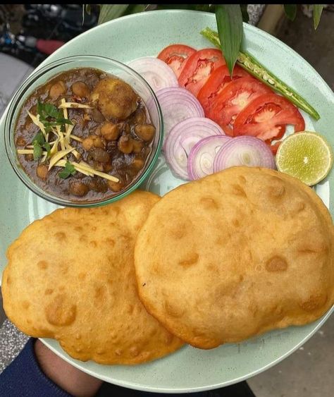 Chole bhature,😋😋 Indian Fast Food, Chole Bhature, Food Photography, Good Food, Quick Saves