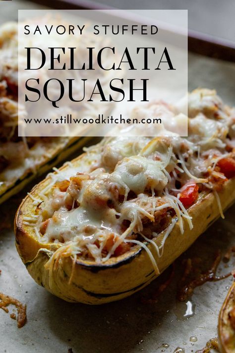 Delicata squash filled with ground beef and veggies, topped with melted cheese. Delicata Squash Casserole, Squash With Ground Beef, Spring Mix Salad Recipes, Stuffed Delicata Squash, Veggies Dinner, Delicata Squash Recipe, Ww Food, Stuffed Squash, Spring Mix Salad