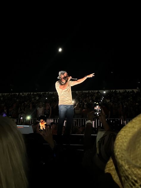 Country concert Thomas Rhett Pitt Thomas Rhett Aesthetic, Thomas Rhett Concert, Country Aesthetic, Thomas Rhett, Country Music, Concert, Music, Quick Saves