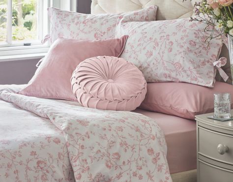 Laura Ashley Bedroom, Blush Pink Bedding, Blush Bedding, Laura Ashley Bedding, Pink Bedding Set, King Quilt Sets, Floral Bedding Sets, King Duvet Cover Sets, Double Duvet Covers