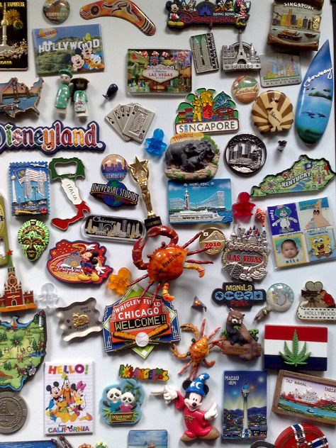 magnet collection Funky Fridge Magnets, Cool Magnets, Funky Magnets, Magnet Aesthetic, Trinket Collection, Vintage Magnets, Diy Magnet Board, Travel Magnets, Surf Room Decor