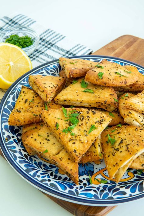 Air Fried Pita Chips, Air Fryer Pita Bread, Air Fryer Pita Chips, Pita Chips Air Fryer, Fried Pita Chips, Fried Pita Bread, Tiropita Recipe, Oven Baked Chips, Salami Chips