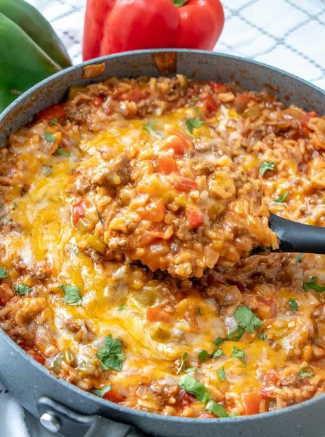 Stuffed Pepper Casserole Ground Meat And Peppers Recipes, Hamburger Meat And Peppers Recipes, Peppers And Rice Recipes, Inside Out Stuffed Peppers, Stuff Pepper Casserole Recipe, Recipes With Peppers, Unstuffed Pepper Casserole, Casserole Beef, Unstuffed Peppers