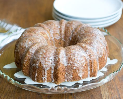 Zucchini Olive Oil Cake with Crunchy Lemon Glaze - Honest Cooking by Mercato Fabbrica Pumpkin Buttermilk, Pumpkin Bundt Cake Recipes, Banana Coffee Cakes, Pumpkin Cravings, Pumpkin Bundt Cake, Torte Cupcake, Pumpkin Bars, Vegetarian Cake, Bundt Cakes Recipes