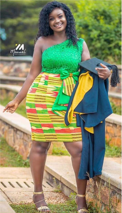 Lace Dress Styles For Graduation In Ghana, Kente Styles For Graduation, Kente Dress Styles For Graduation, Styles For Graduation, Modern African Print Dresses, Graduation Wear, Kente Dresses, African Print Styles, African Print Jumpsuit