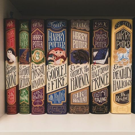 Cute book covers ✨️ Cute Book Covers, Harry Potter Stencils, Pretty Bookshelves, Disney Nutcracker, Harry Potter Bathroom, Cover Harry Potter, Harry Potter Book Covers, Pretty Books, Harry Potter Book