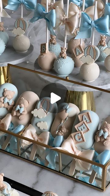 Pacifier Cake Pops, Cake Pop Set Up, Cake Pop Gender Reveal Ideas, Baby Shower Cake Pops Boy, Cake Pops For Baby Shower Boy, Gender Reveal Cake Pops Ideas, Cake Pop Gender Reveal, Gender Reveal Treats Sweets, Cake Pops Gender Reveal