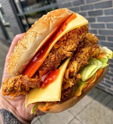 Zinger Burger, Zinger Burger Aesthetic, Kfc Fried Chicken Aesthetic, Zinger Burger Pics, Zinger Stacker Burger, Burger With Fries Aesthetic, Aesthetic Burger And Fries, So Much Love, Food Cravings