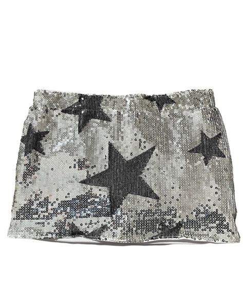 Rockstar Mini Sequin Skirt Fit:True To Size Care: Wash, Dry Clean Glittery Concert Outfit, Navy Sequin Skirt, Silver Sparkly Skirt, Silver Black Outfit, Beaded Mini Skirt, Sparkly Concert Outfit Ideas, Black And White Concert Outfit, Rockstar Party Outfit, Silver Mini Skirt Outfit