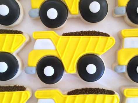 Construction dump truck cookies #constructionvehicles #construction #vehicles #baby #boy Dump Truck Cookies, Cars Cake Ideas, Cars Cookies, Vehicles Party, Truck Cookies, Construction Cookies, Dump Truck Birthday Party, Thomas Birthday Parties, Truck Theme Birthday