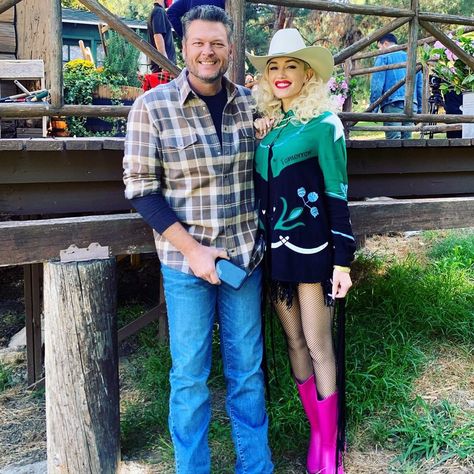 Gwen Stefani Instagram, Blake And Gwen, Blake Shelton Gwen Stefani, Gwen And Blake, Blake Shelton And Gwen, Secretly Married, Hollaback Girl, Gwen Stefani And Blake, Gavin Rossdale