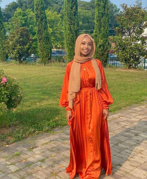 Orange Dress Hijab, Muslim Girl Outfits, Outfits Muslim, Hijab Summer, Hijab Fashion Summer, Hijabi Fits, Modern Hijab Fashion, Mode Turban, Modest Fashion Hijab