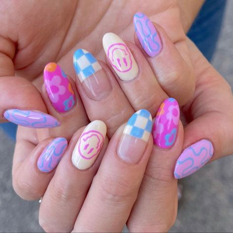 Checkered Nails, Spring Leaves, Fake Nails Designs, Retro Nails, Spring Acrylic Nails, Hippie Nails, Summery Nails, Girly Acrylic Nails, Really Cute Nails