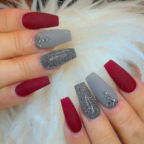 Cute Red Nails, Grey Acrylic Nails, Grey Nail, Grey Nail Designs, Confetti Nails, Red Acrylic Nails, Winter Nails Acrylic, May Nails, Gray Nails