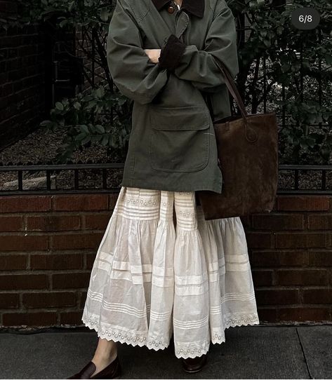 Folk Inspired Outfits, Natural Aesthetic Outfit, Green Long Skirt Outfit, Transitional Outfits Winter To Spring, Long Skirt Fits, Skirt Fits, White Skirt, 가을 패션, Looks Style