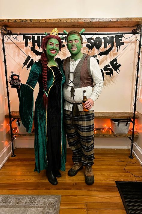 Click to shop this green Fiona dress on Amazon! Shrek And Fiona Halloween Costumes, Shrek And Fiona Costume Couple, Shrek Couple Costume, Shrek And Fiona Costume, Fiona And Shrek, Fiona Costume, Shrek And Fiona, Medieval Costume Women, Dress On Amazon