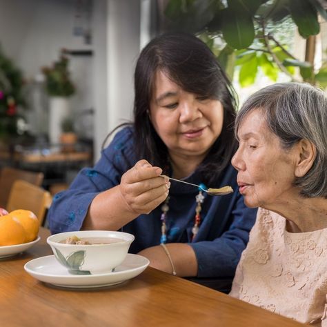 Gentle Spoon Feeding Assistance at Hope In Home Care, our caregivers provide gentle and attentive spoon feeding assistance, ensuring proper nutrition and comfort during mealtimes. #HopeInHomeCare #CompassionateCare #SpoonFeeding #HomeCare #NutritionCare Spoon Feeding, Caring For Mums, Hospice Nurse, Respite Care, Care Coordination, Caregiver Support, Hospice Care, Support Groups, Family Caregiver