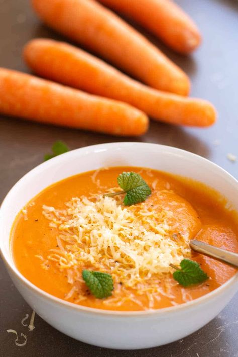 soup maker recipe for carrot and red pepper with cheese Red Soup Recipe, Red Pepper Soup Recipe, Roasted Pepper Soup, Warming Soups, Pepper Soup Recipe, Bell Pepper Soup, Red Pepper Recipes, Soup Maker Recipes, Carrot Soup Recipes