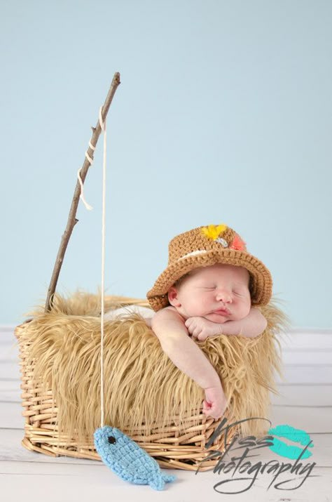 Gone Fishing Newborn Baby Photo Anne Geddes, Baby Poses, Newborn Baby Photos, Baby Boy Photos, Foto Baby, Newborn Baby Photography, Gone Fishing, Newborn Photo Props, Trendy Baby