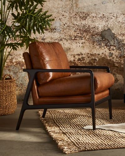 Brown Accent Chairs, Classic Mantle, Brown Leather Furniture, Glamour Interiors, Leather Chair Living Room, Brown Accent Chair, Classic Lounge, Brown Leather Chairs, Industrial Chair