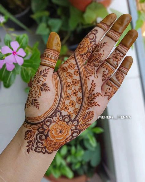 Left Hand Palm Mehndi Design, Marwadi Mehendi Designs Simple, Mehndi For Rakhi, Palm Mehndi Design Unique Modern, Mahendiii Design Simple Front Hand, Rakhi Special Mehndi Designs, Arebic Mhendi, Mehndi For Beginners, Mehndi Tutorial