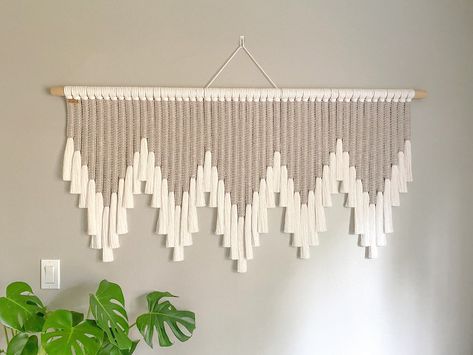 Extra Large Macrame wall hanging. This hand knotted wall hanging designed with a beautiful layered flowy and fringy boho look to add style to any room!  Available in other colors as well, see photo of color boards and send me a message! Beautiful wall hanging with texture and movement. Ivory 4mm and 6mm single ply ZERO WASTE 100% cotton rope on a  wood dowel. Perfect to decorate and add a statement to any room in your home. It can be hung above a bed, baby crib, or a couch. Boho Wall Hanging Decor, Above Bed Macrame, What To Hang Above Bed, Desk Entryway, Pompom Crafts, Simple Room Decoration, Diy Wall Hanging Yarn, Psych 101, Extra Large Macrame Wall Hanging