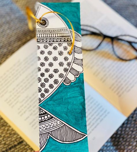 Handmade Bookmarks Diy, Creative Bookmarks, Bookmark Craft, Mandala Art Lesson, Abstract Art Painting Diy, Book Marks, Indian Folk Art, Madhubani Painting, Book Markers