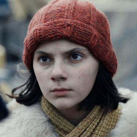 Lyra His Dark Materials, Lyra Belacqua, Dafne Keen, Dark Materials, Philip Pullman, His Dark Materials, Dark Material, Detective Story, Six Of Crows