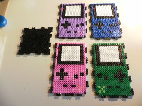 Perler Bead Crafts, Porta Penne, Melty Bead Patterns, Pearl Beads Pattern, Easy Perler Beads Ideas, 3d Perler Bead, Beads Pattern, Fuse Bead Patterns, Art Perle