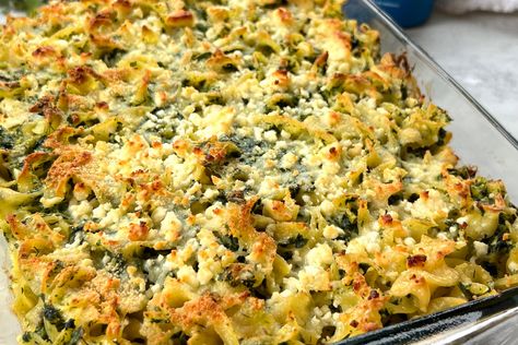 Spanakopita Noodle Kugel – Kosterina Panko Recipes, Buckwheat Pasta, Seasoning Blends, Bean Flour, Passover Seder, Cheese Topping, Savoury Baking, Creamed Spinach, Cooking Turkey