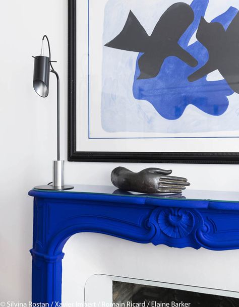 peinture bleu cobalt Cobalt Blue Decor, Yves Klein Blue, Dining Room Blue, Everything Is Blue, Indoor Design, Apartment Style, Blue Living Room, Balcony Design, Blue Wall Art