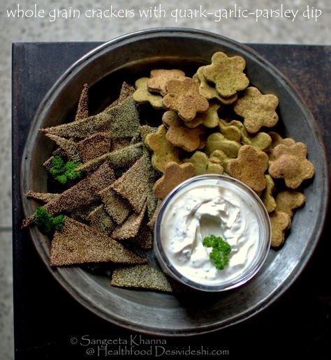 Whole Grain Crackers, Grain Crackers, Crackers Recipe, Veg Snacks, Flour Alternatives, Dry Snacks, No Bake Snacks, Cracker Recipes, Savoury Baking