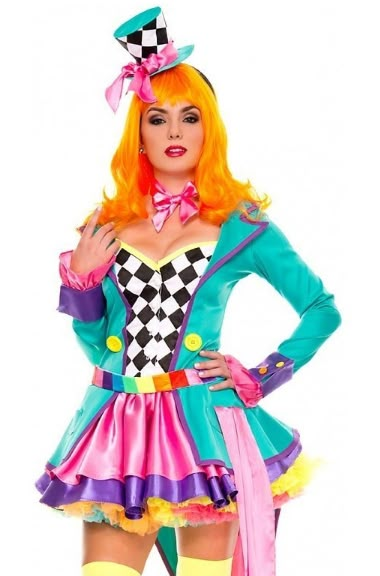 Costume Ideas for Women: Top Five Mad Hatter Costumes for Women (Alice in Wonderland) Wonderland Halloween, Halloween Parejas, Mad Hatter Costume, Plus Size Halloween Costume, Mad Hatter Party, Alice In Wonderland Costume, Plus Size Costumes, Black Tees, Wonderland Costumes