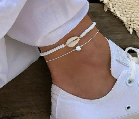 Anklet Bead Ideas, Ankle Bracelets Aesthetic, Diy Ankle Bracelets, Bracelet Seashell, Woman Rings, Rings Everyday, Anklets Diy, Kalung Manik-manik, Romance Aesthetic