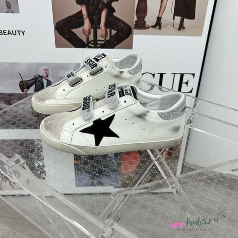 Golden Goose Old School touch-strap sneakers - unahubs.ru Lv Neonoe, Lv Pochette Metis, Lv Backpack, Strap Sneakers, Blue Slippers, Coco Handle, High Sandals, Sunglasses Strap, Vanity Bag