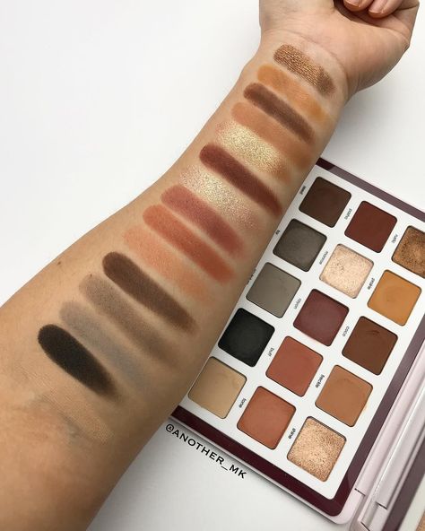 Natasha Denona Biba Palette, New Makeup Products, Natasha Denona Eyeshadow, Ideas For Makeup, Makeup Materials, Natural Summer Makeup, Body Essentials, Best Eyeshadow Palette, Dream Makeup