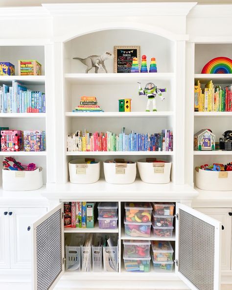 Playroom where everything is in its place = more time for actual play 🙌 ⠀⠀⠀⠀⠀⠀⠀⠀⠀ Giving every item a home ensures that organizational… | Instagram Playroom Builtins Storage, Functional Playroom Ideas, Bonus Room Playroom Ideas, Built In Playroom, Large Playroom Ideas, Elegant Playroom, Playroom Built Ins, Playroom Bookshelves, Playroom Shelving