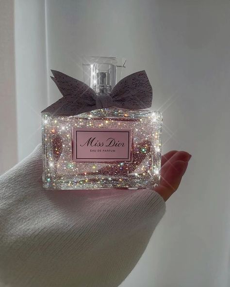 Perfume Aesthetic, Glitter Photography, Glitter Art, Glitter Girl, Pink Vibes, Miss Dior, Women Perfume, Makeup Skin Care, Aesthetic Photography