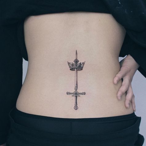 Miyamura Piercings, Dagger Tattoo Feminine, Horimiya Miyamura, Armor Of God Tattoo, Crown Tattoos For Women, Sagittarius Tattoo Designs, Sagittarius Tattoo, Horoscope Tattoos, Pisces Tattoos