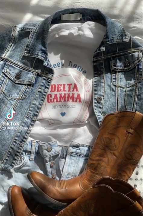 Delta Gamma Bid Day Themes, Cowboy Bid Day Theme, Western Bid Day Theme, Coastal Cowgirl Bid Day, Cowgirl Sorority Theme, Country Themed Parties, Pr Ideas, Sorority Themes, Spirit Week Outfits