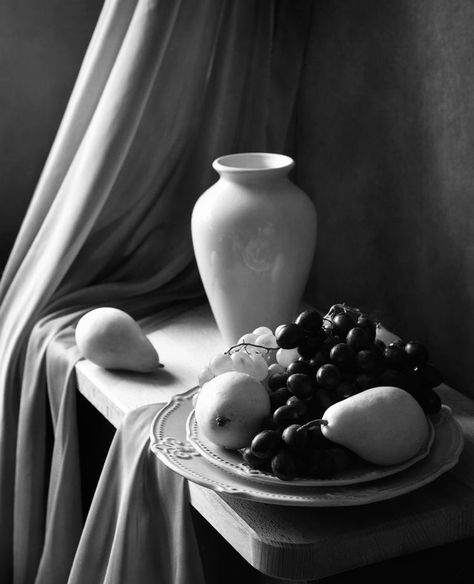 Black And White Still Life Photography, Still Life Fabric, White Still Life Photography, Black And White Still Life, White Still Life, Life Lesson, Reference Poses, 7th Grade, 365 Days