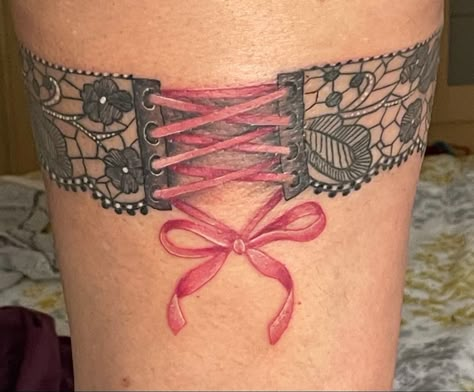 Garder Belt Tattoo Designs, Bow Garter Tattoo, Garter Tattoo Stencil, Garter Tattoos For Women, Tattoo Bow, Lace Garter Tattoos, Black Lace Tattoo, Lace Bow Tattoos, Thigh Garter Tattoo