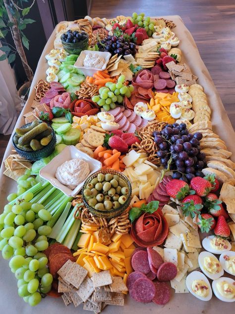 Thanksgiving Charcuterie Board, Thanksgiving Charcuterie, Plateau Charcuterie, Caviar D'aubergine, Veggie Sausage, Charcuterie Spread, Fest Mad, Cashew Cheese, Charcuterie Inspiration