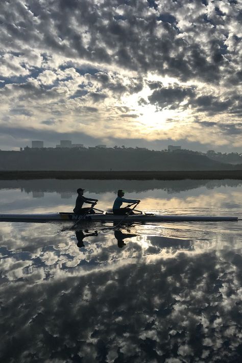 Nikes Aesthetic, Rowing Aesthetic, Row Aesthetic, Rowing Photography, Rowing Crew, Fitness Vision Board, Row Row Your Boat, Outdoors Tattoo, Boat Race