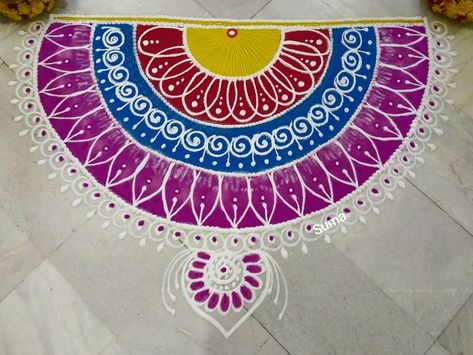 Sumas Rangoli Semicircle Rangoli Designs, Easy Rangoli Designs Diwali, Simple Rangoli Border Designs, Rangoli Border, Rangoli Patterns, Rangoli Borders, Rangoli Designs Flower, Rangoli Border Designs, Rangoli Designs Diwali