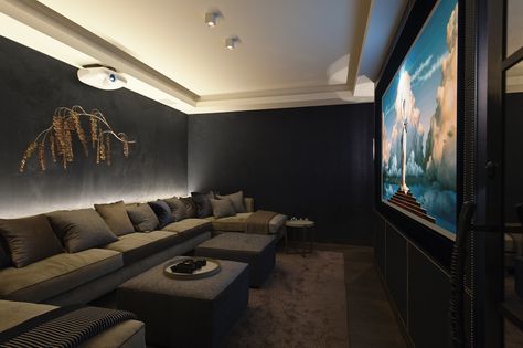 Home Cinema Room Diy, Home Cinema Room Ideas, Cinema Room Design, Sala Cinema, Basement Movie Room, Small Home Theaters, Home Theater Room Design, Theater Room Design, Karaoke Room